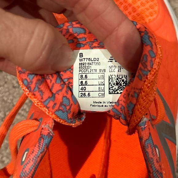 New Balance Runners - brand new - Picture 4 of 5